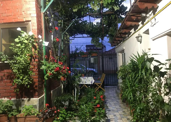 卡扎尔·拉马雷·维拉·康斯坦塔